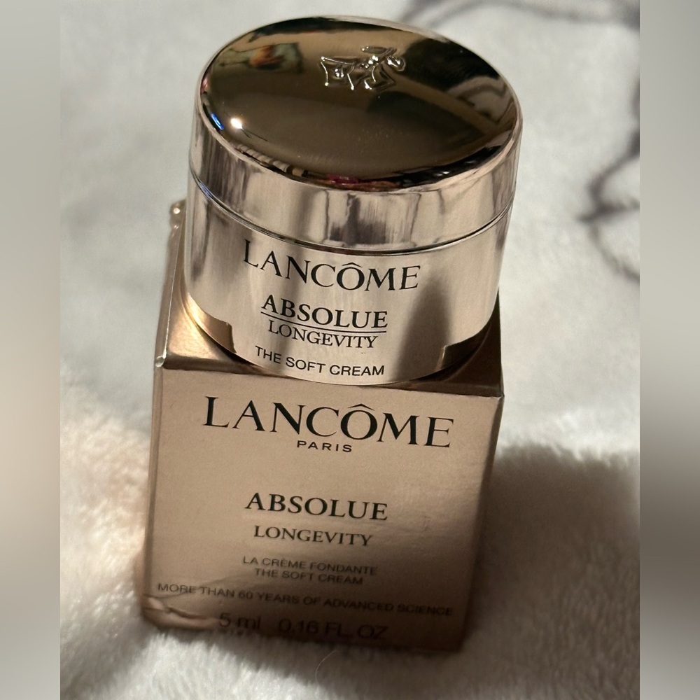 🍄6/$26 Lancôme absolue longevity purse size NWT
